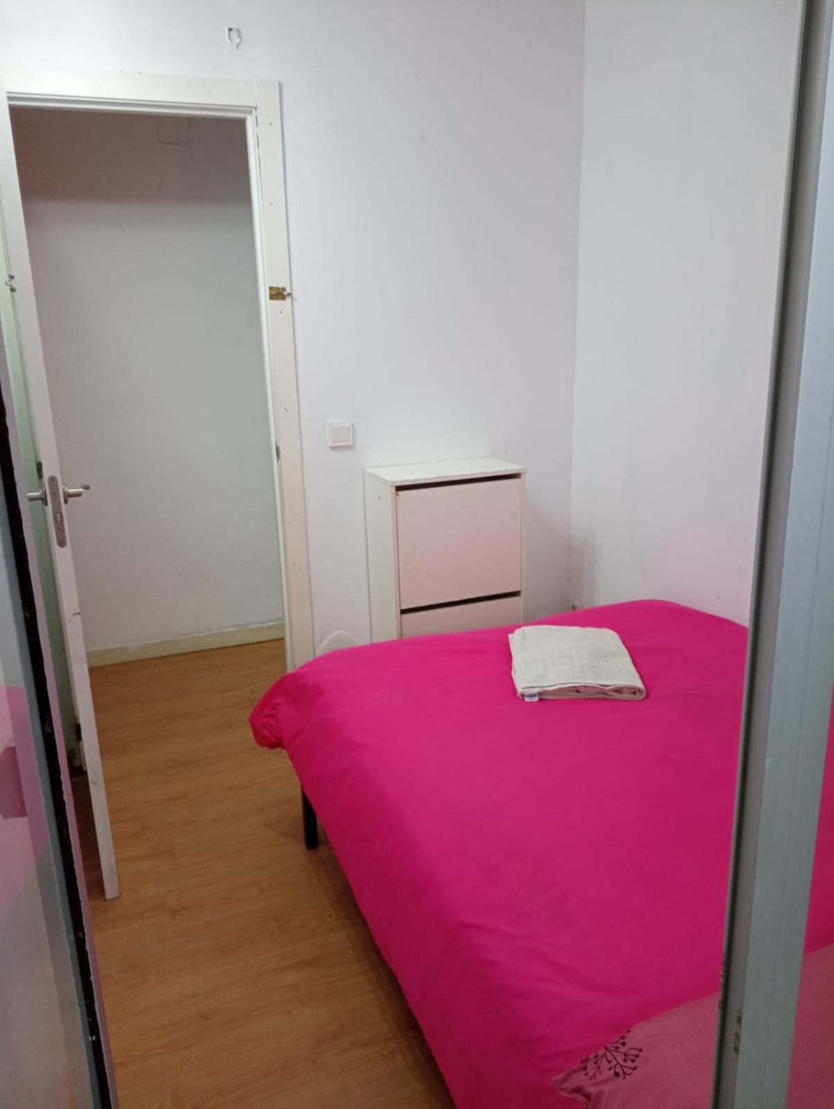Apartamento 3 Dormitorios En Sanchez Preciados Madrid Exteriör bild