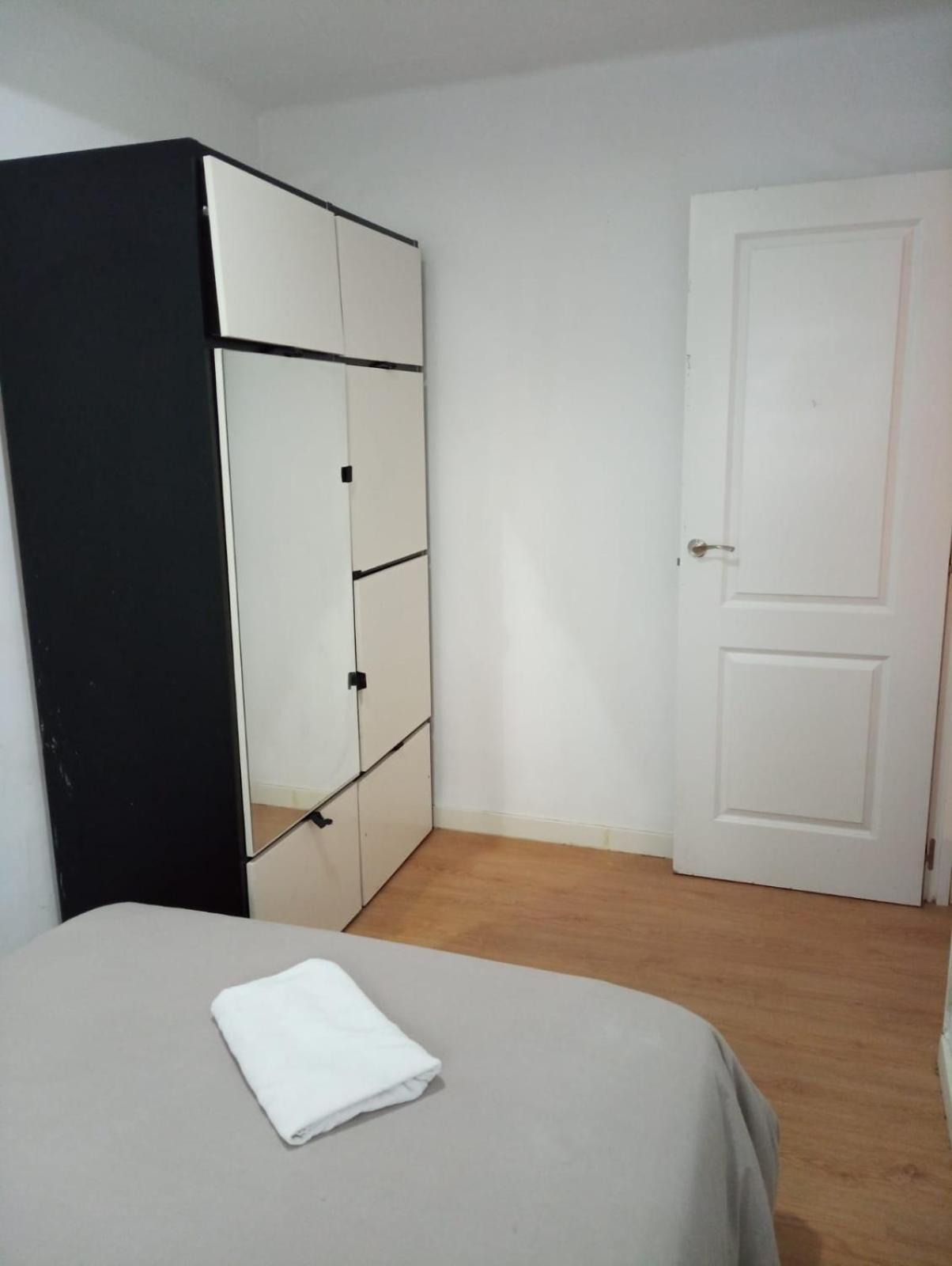 Apartamento 3 Dormitorios En Sanchez Preciados Madrid Exteriör bild