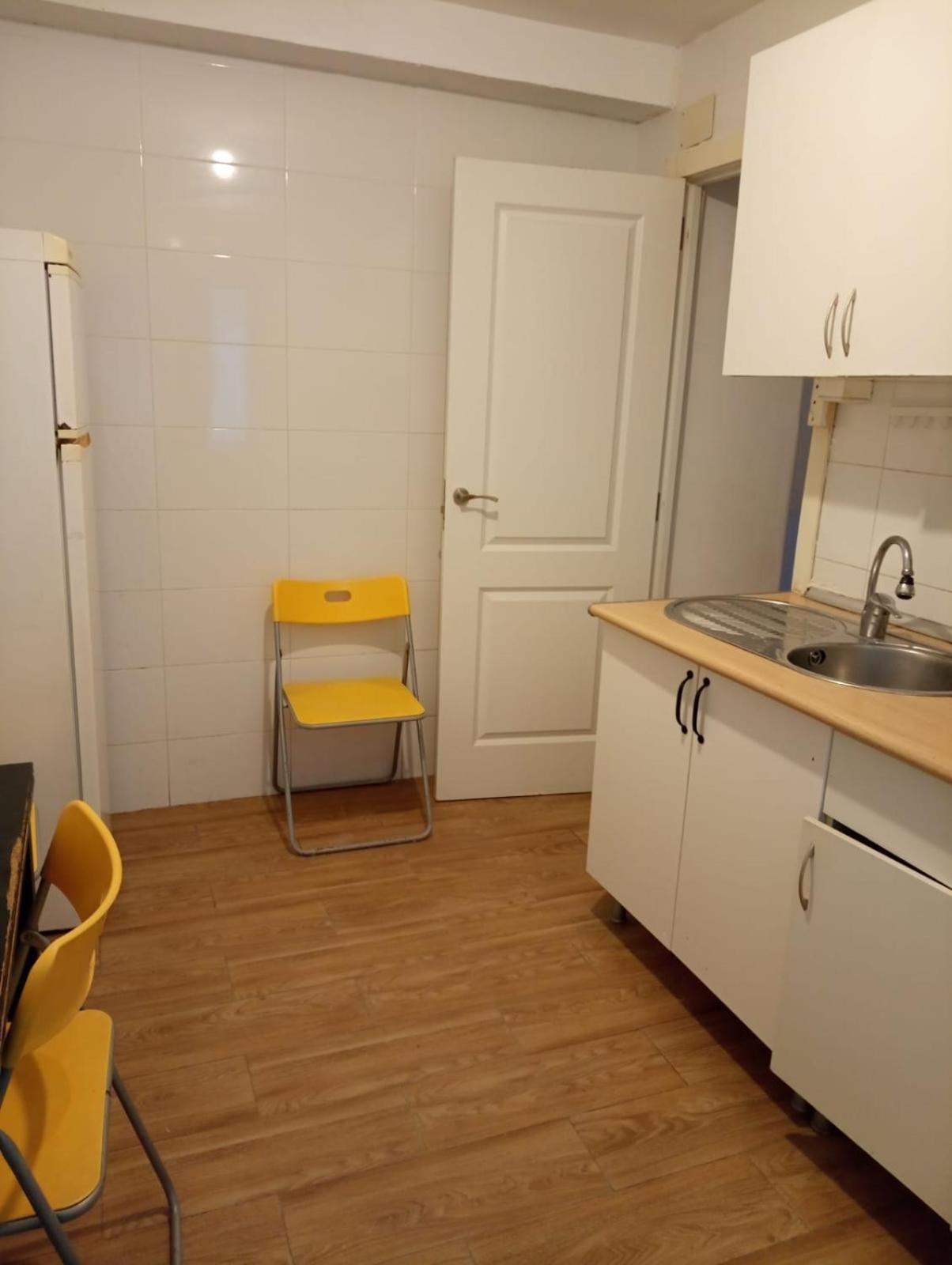 Apartamento 3 Dormitorios En Sanchez Preciados Madrid Exteriör bild